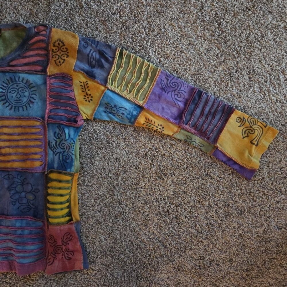 Medium Rising International Patchwork Top Distres… - image 7